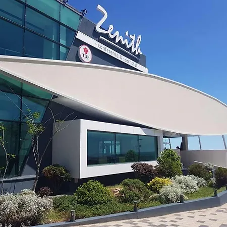Zenith Hotel Mamaja